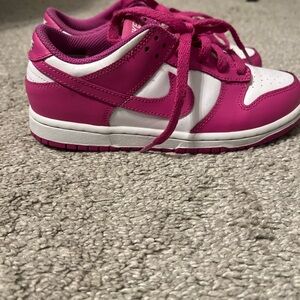 NIKE DUNKS Kids Pink and White Low Top